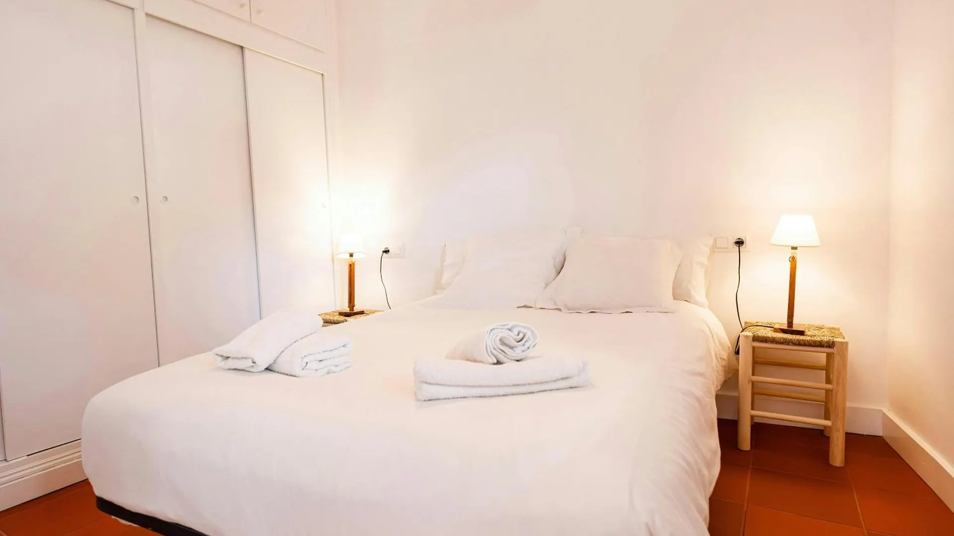 T4 - Beachside Escape With Unbeatable Views Тамариу 0*,