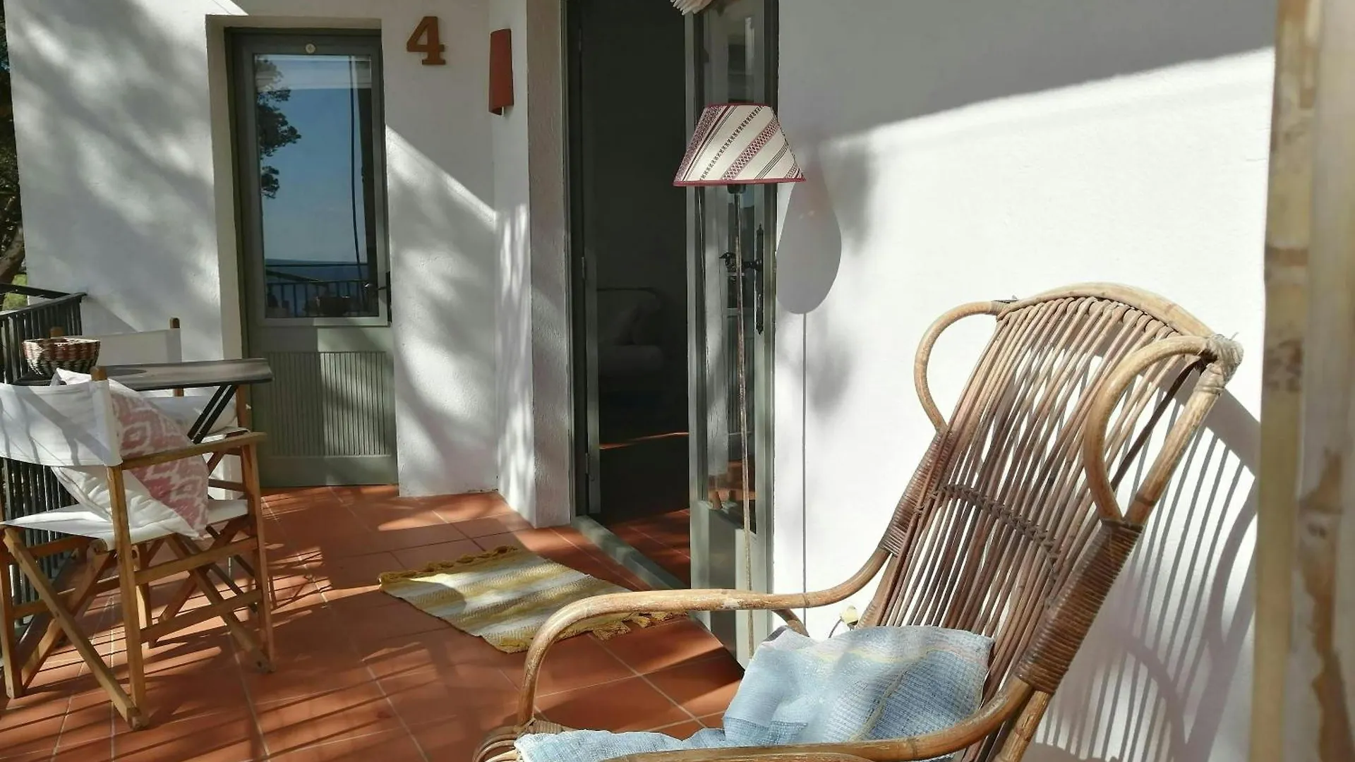 Apartment T4 - Beachside Escape With Unbeatable Views Tamariu Spain